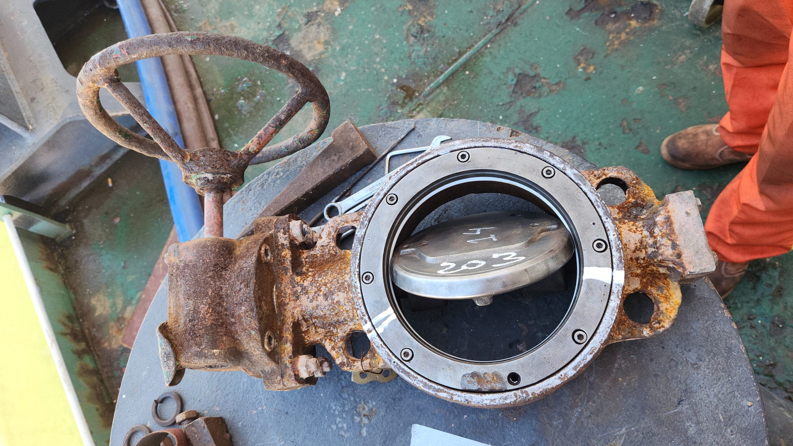cargo oil valve repair 20241106_135300
