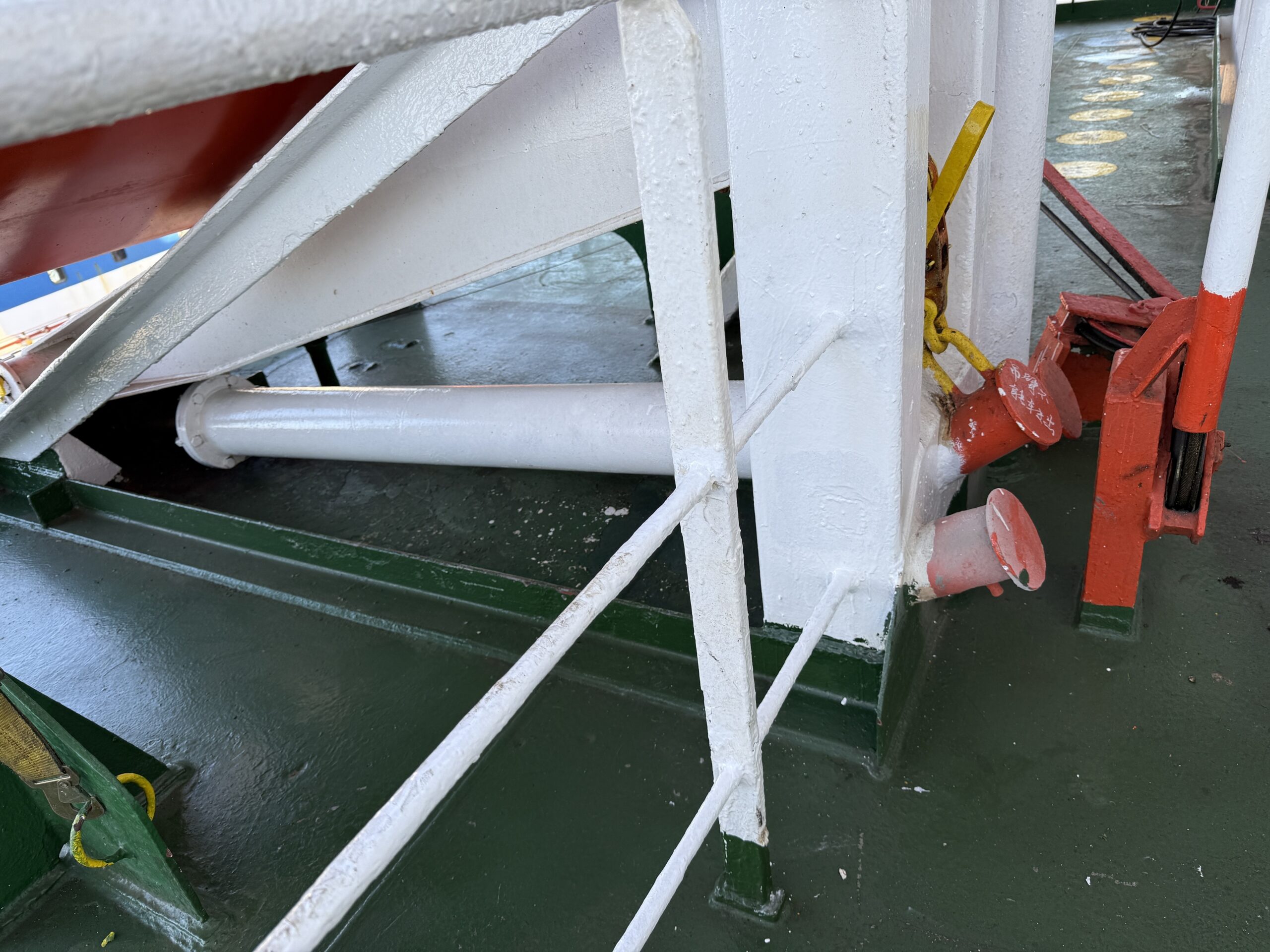 rescue boat cylinder repaired 04